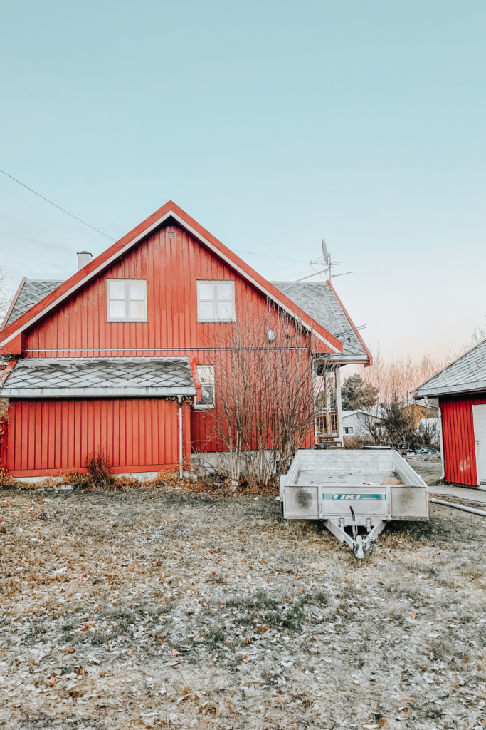 I can't believe I am finally writing this but we bought a house! Since moving to Norway we didn't think this day would come or it would be a few more years down the road.